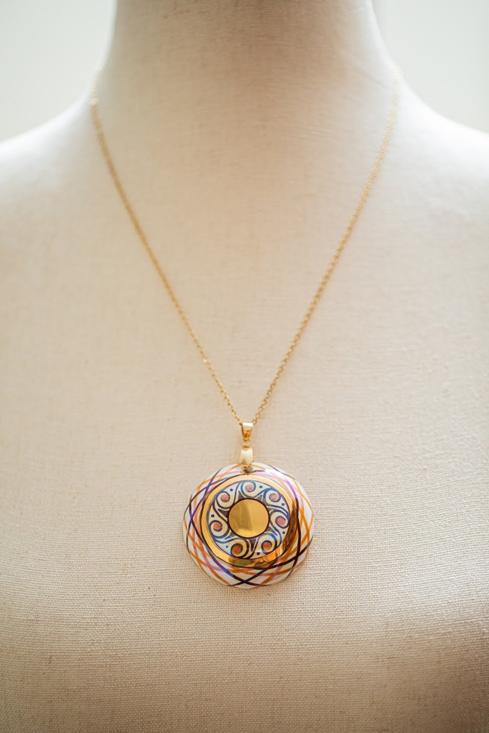 Linea LUXURY Gold and Orange Large Round Necklace