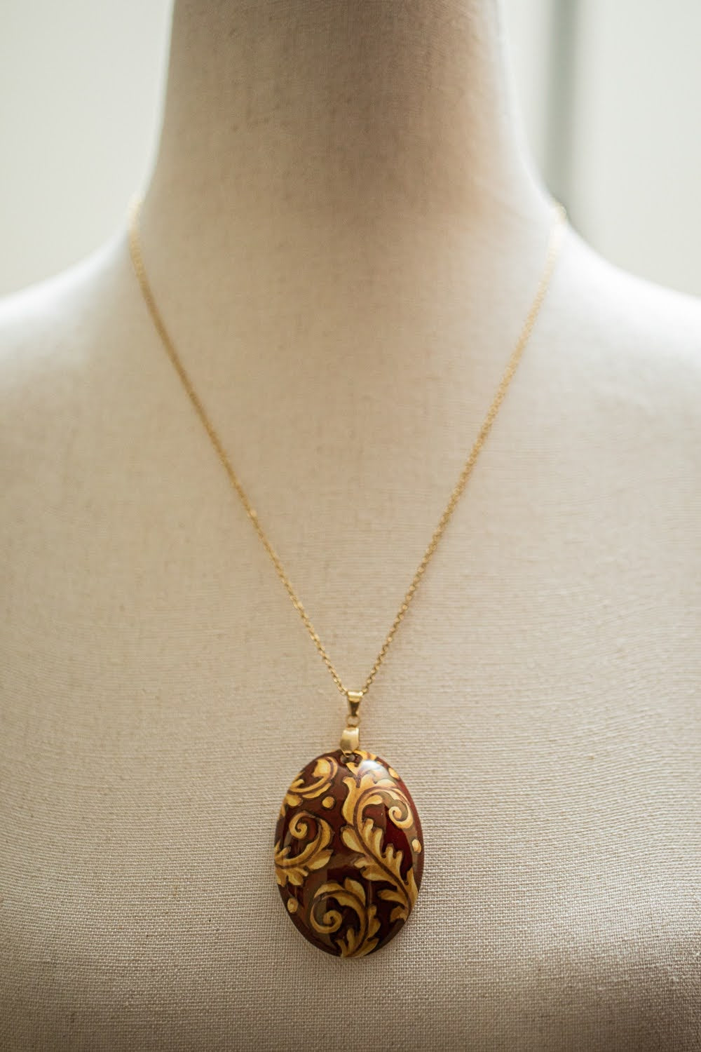 Linea LUXURY Gold and Ruby Large Oval Necklace with Pure Gold Insert