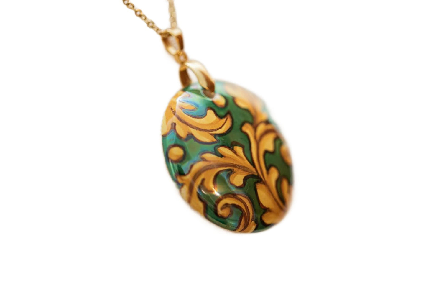 Linea LUXURY Gold and Green Leaves Small Round Necklace