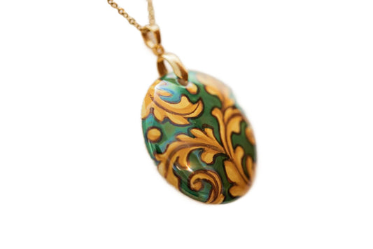Linea LUXURY Gold and Green Leaves Small Round Necklace