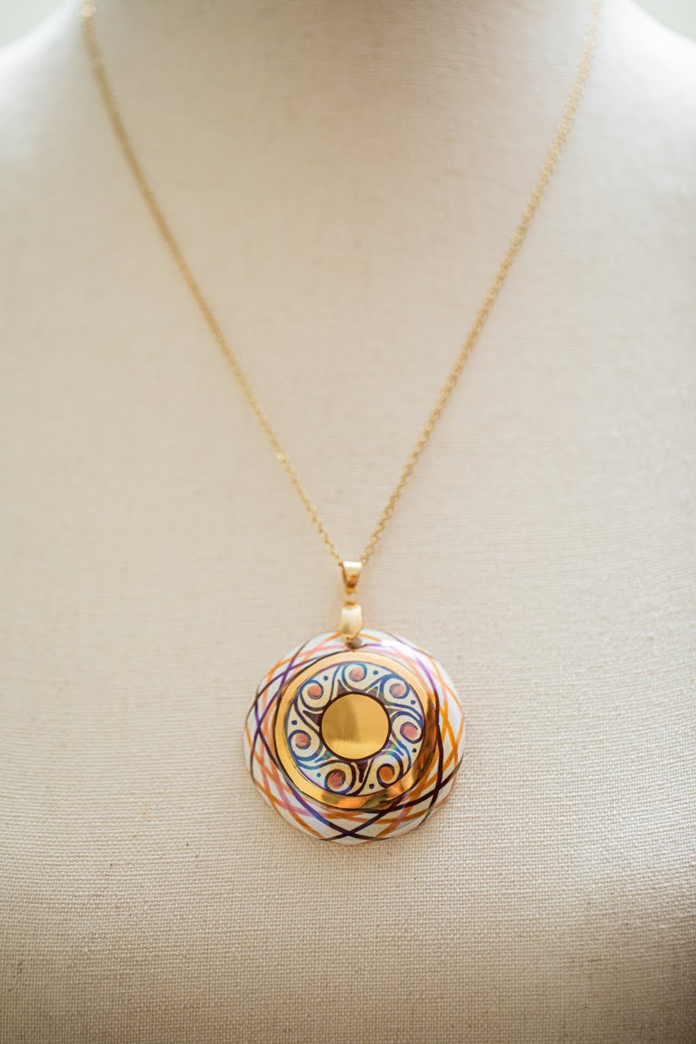 Linea LUXURY Gold and Orange Large Round Necklace