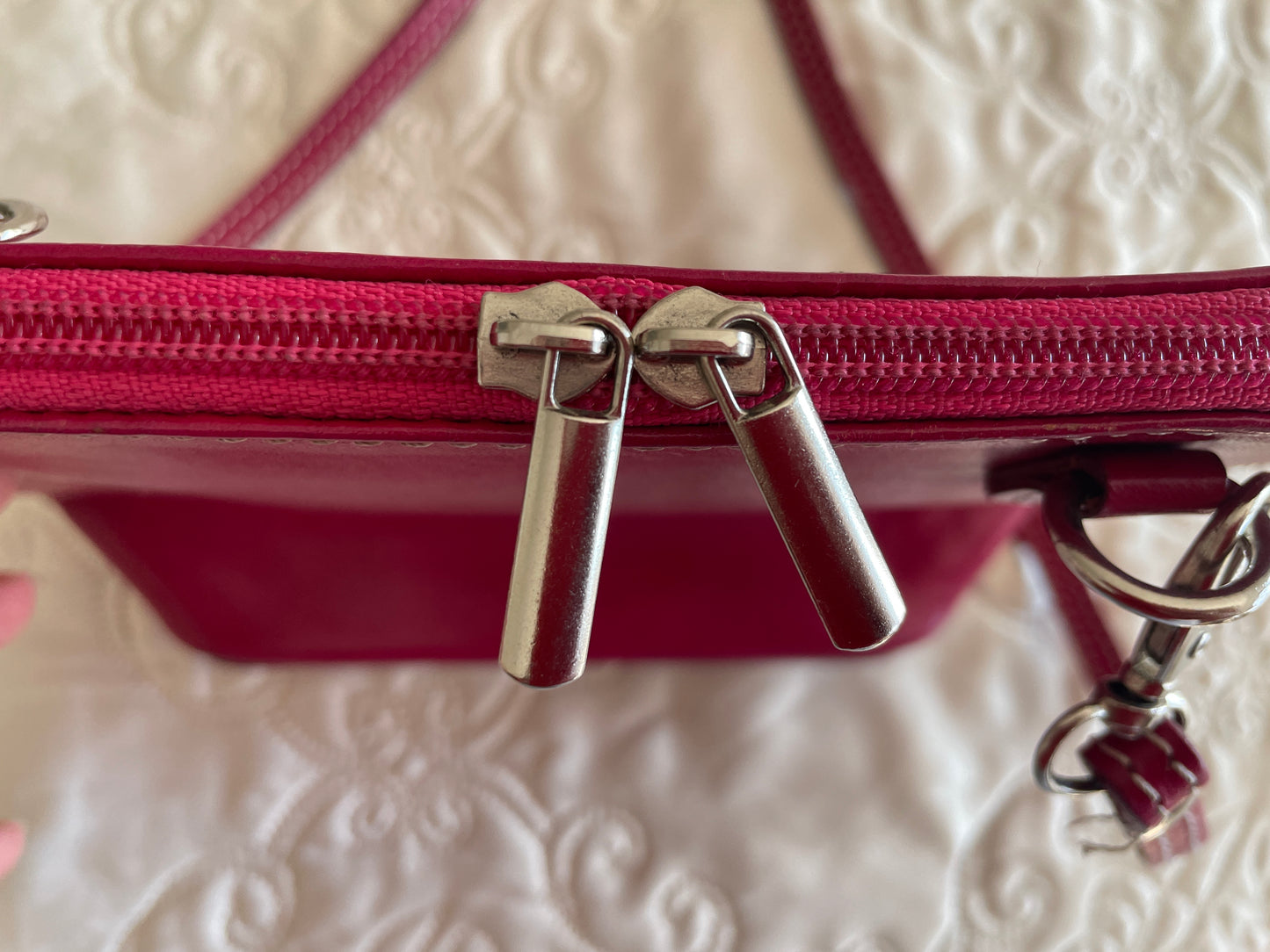 VERA PELLE Fuchsia Leather Cross-Body Bag