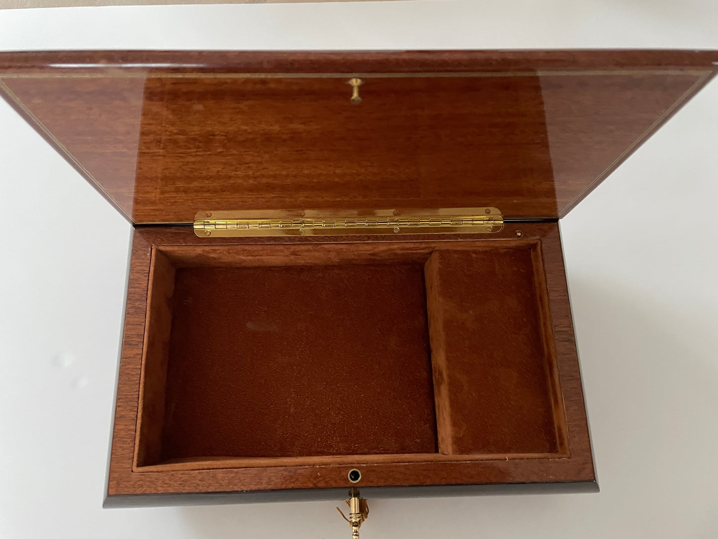 Sorrento Music Box Brown Floral in Glossy finish